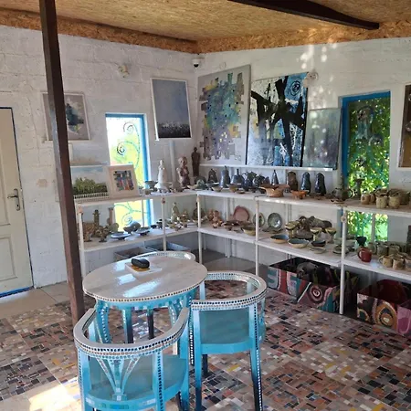 Апартаменты - Garden View & Art Gallery Белград