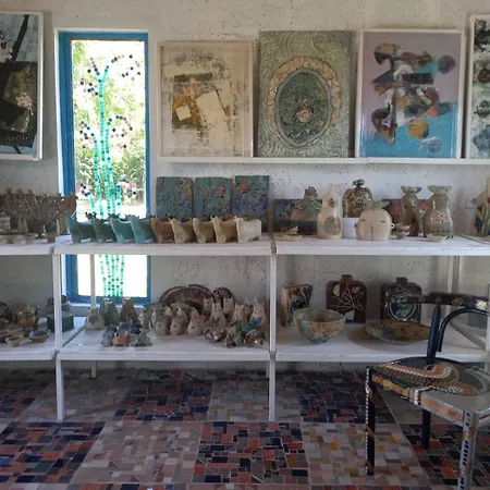 - Garden View & Art Gallery * Белград