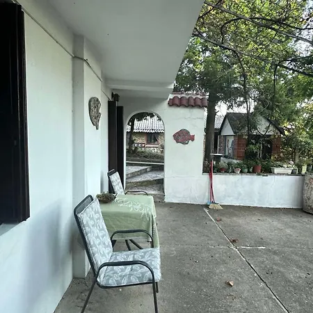 - Garden View & Art Gallery Appartamento